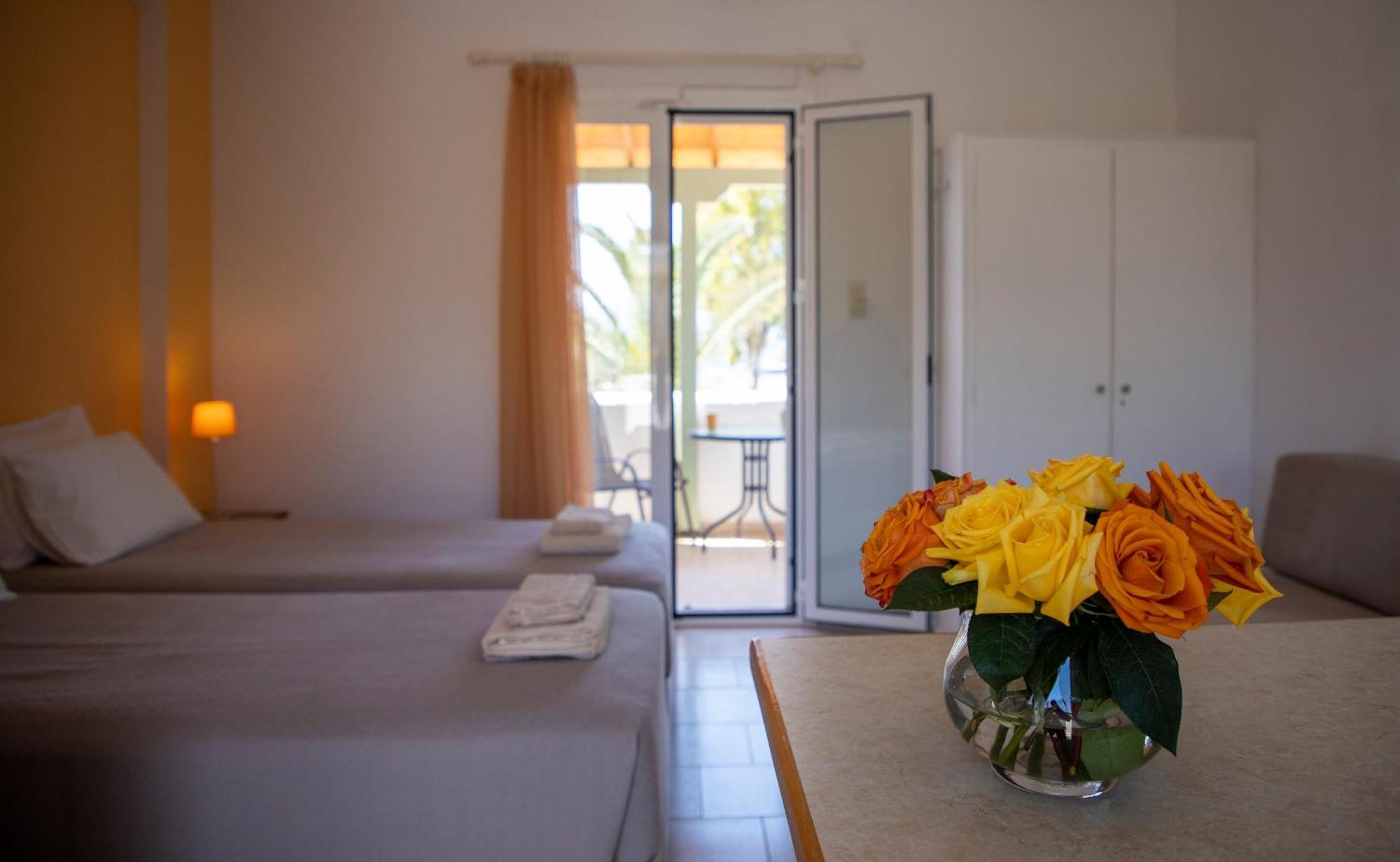 Stefanie Studios Aegina Екстериор снимка
