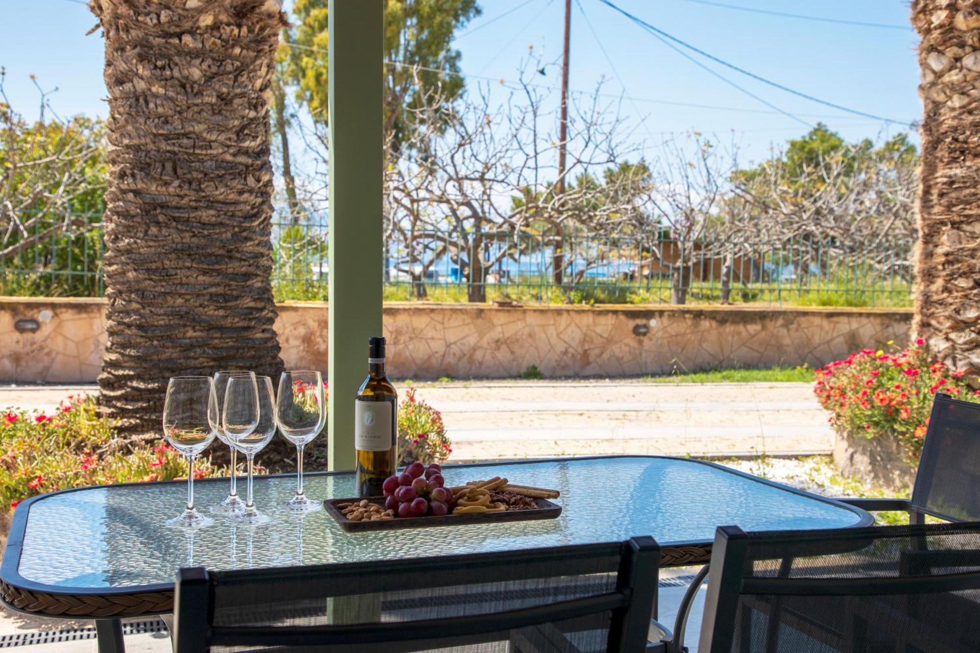 Stefanie Studios Aegina Екстериор снимка