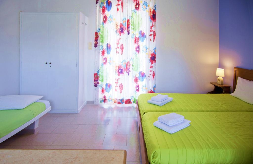 Stefanie Studios Aegina Екстериор снимка